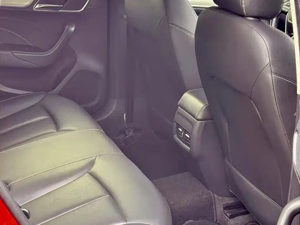 Roewe i6 New Energy 2018 — фото 14