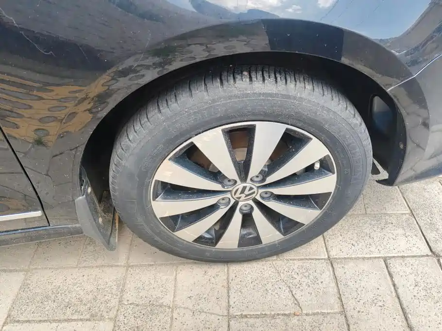 Volkswagen Sagitar 2018