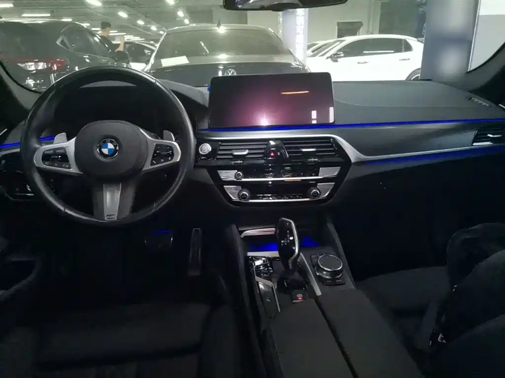 BMW 5 Series 2023 — фото 16