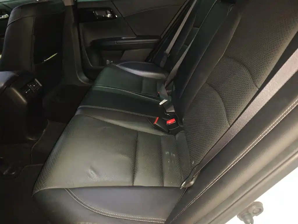 Honda Accord 2017 — фото 15
