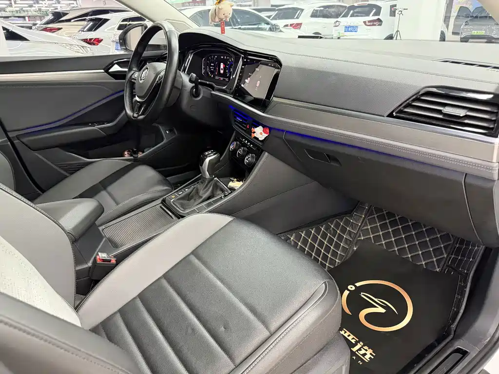 Volkswagen Sagitar 2022