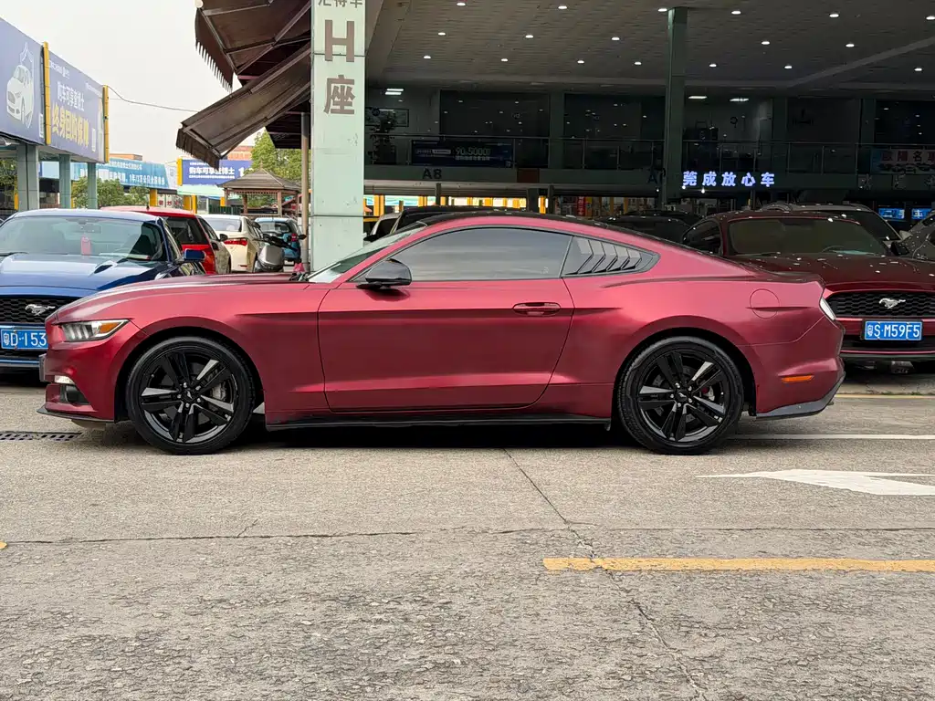 Ford Mustang 2017 — фото 9