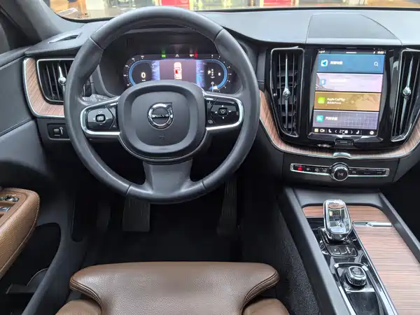 Volvo XC60 2022