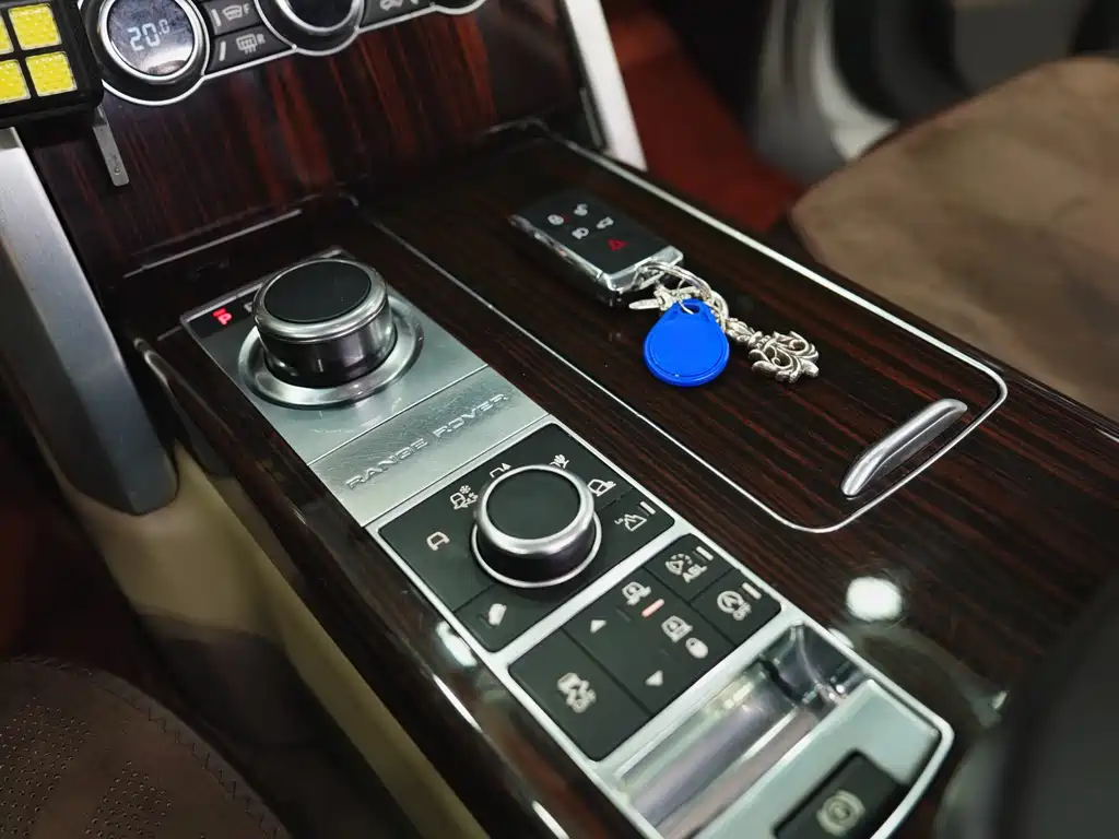 Land Rover Range Rover 2015 — фото 16