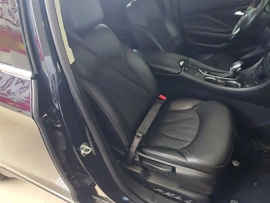 Buick Envision Plus 2020 — фото 25