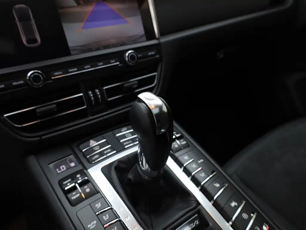 Porsche Macan 2020 — фото 12