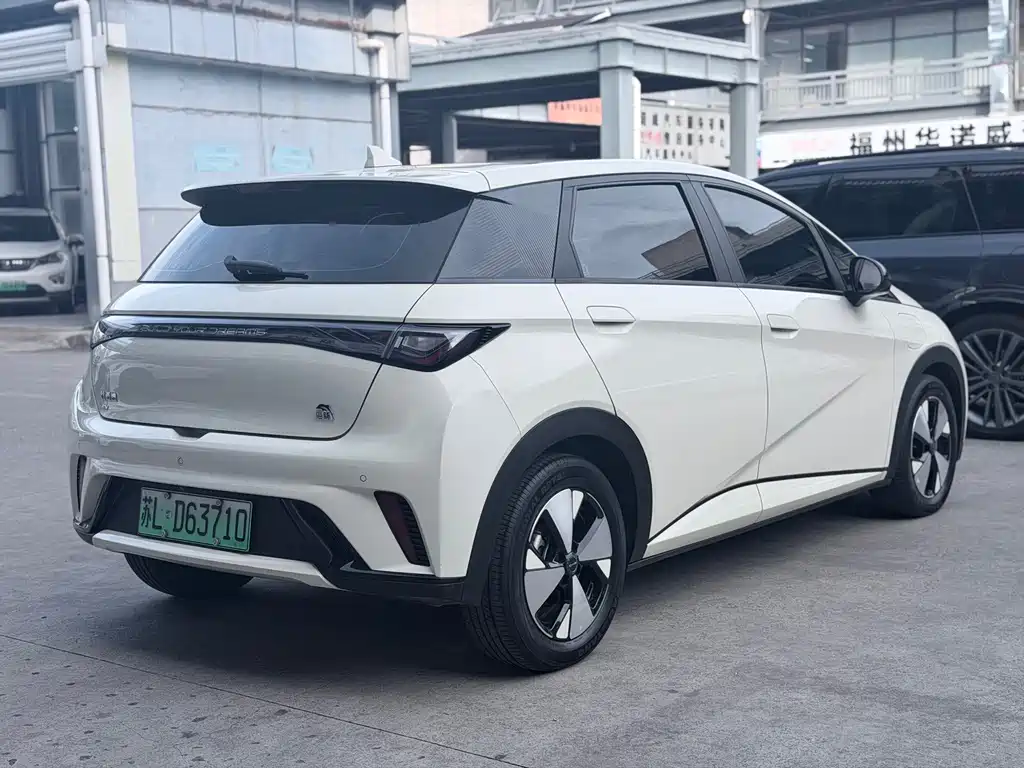BYD Dolphin 2023