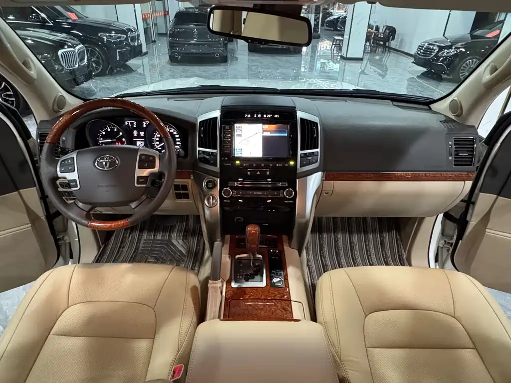 Toyota Land Cruiser 2015 — фото 8