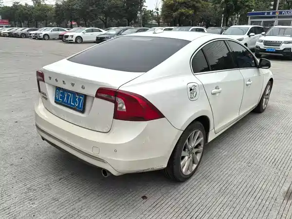 Volvo S60 2015
