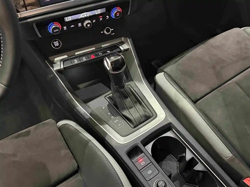 Audi Q3 2021 — фото 17