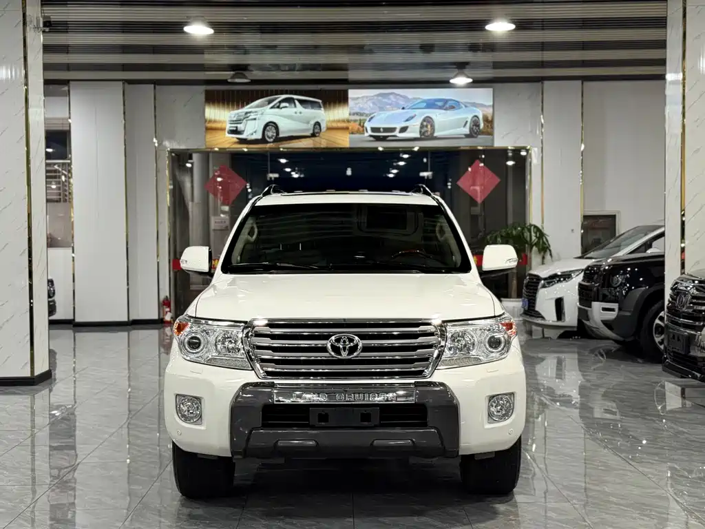 Toyota Land Cruiser 2015 — фото 2