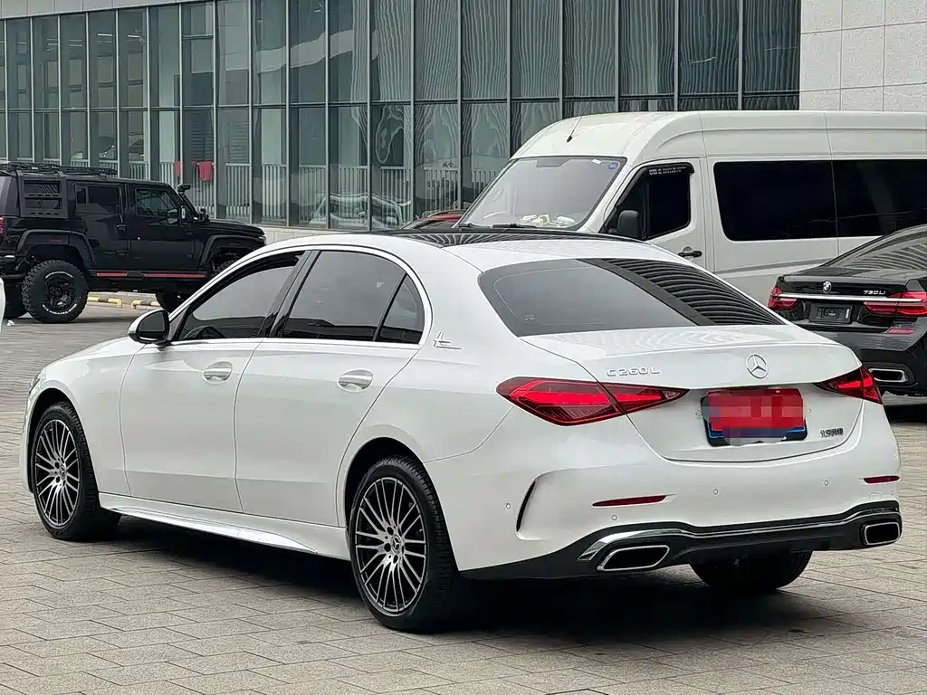 Mercedes-Benz C-Class 2023 — фото 13