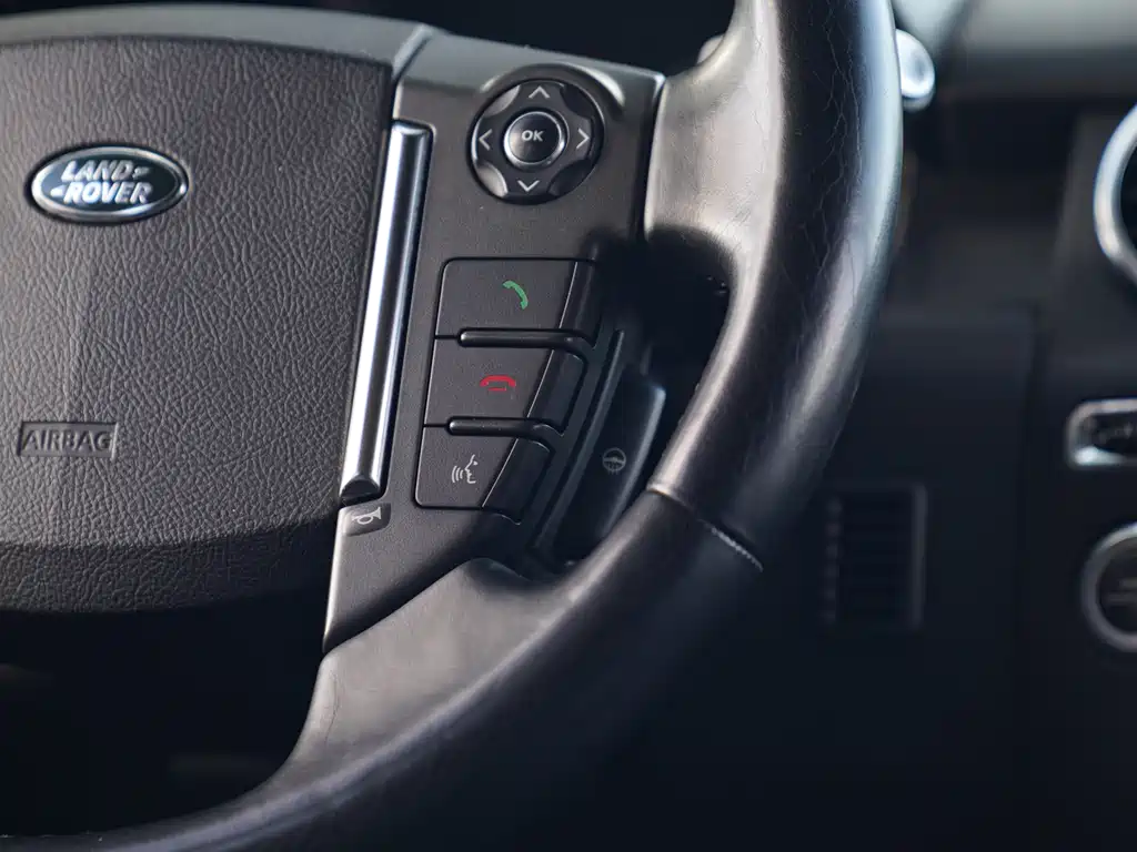 Land Rover Discovery 2016 — фото 10