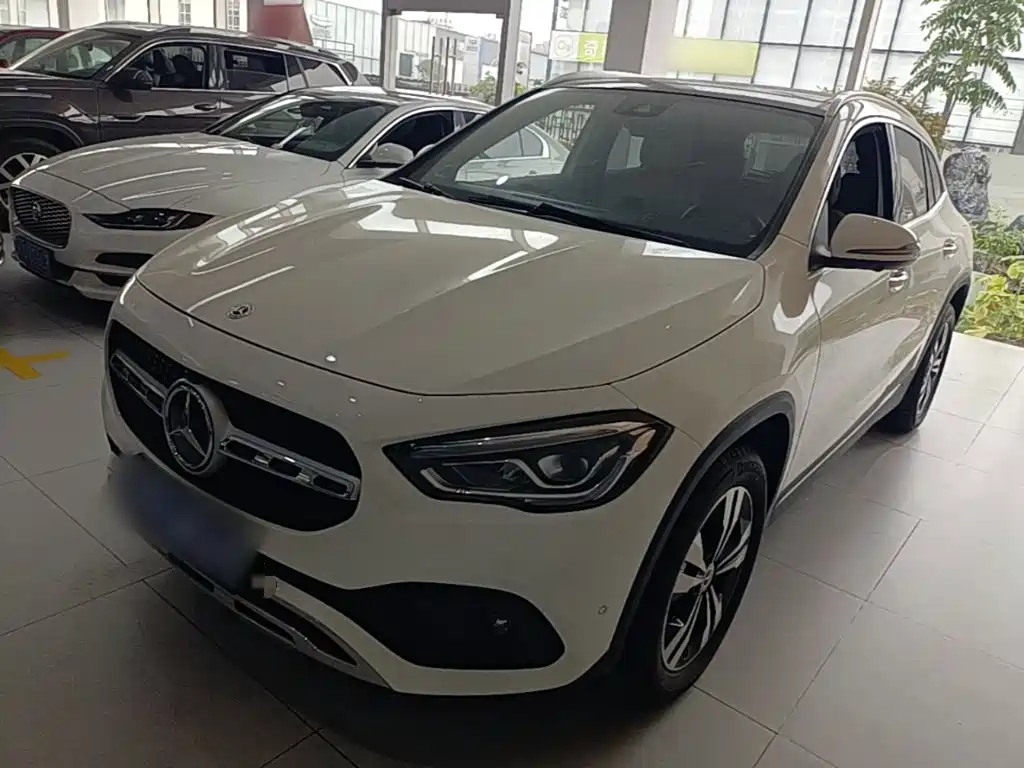 Mercedes-Benz GLA 2024