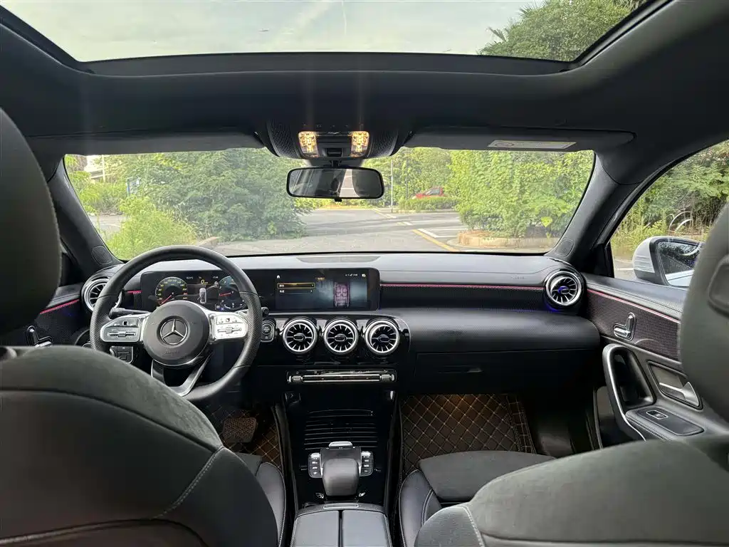 Mercedes-Benz A-Class 2023 — фото 8