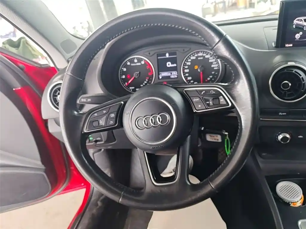 Audi A3 2018 — фото 11