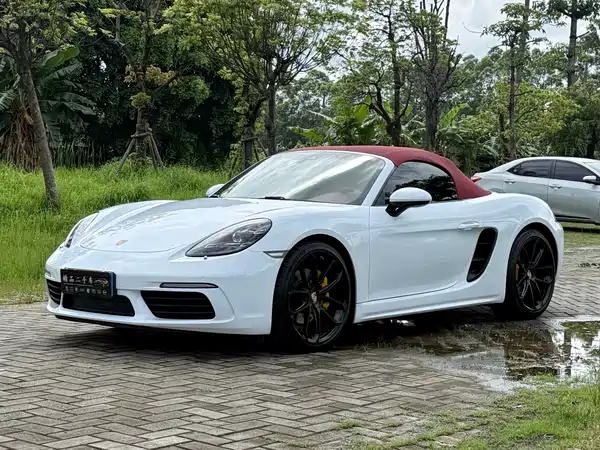 Porsche 718 2016