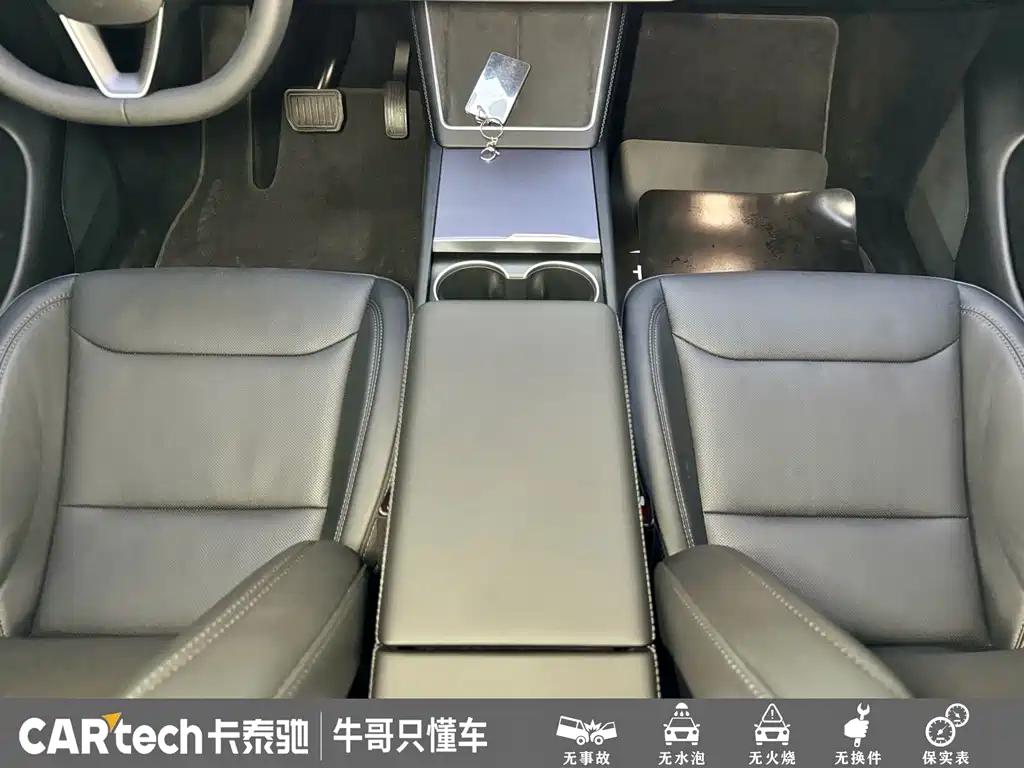 Tesla Model Y 2025 — фото 13