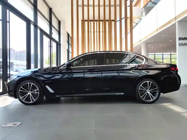 BMW 5 Series 2023