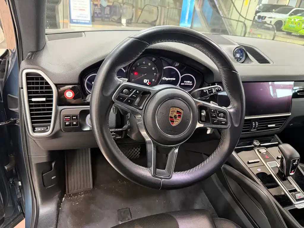 Porsche Cayenne 2019 — фото 13