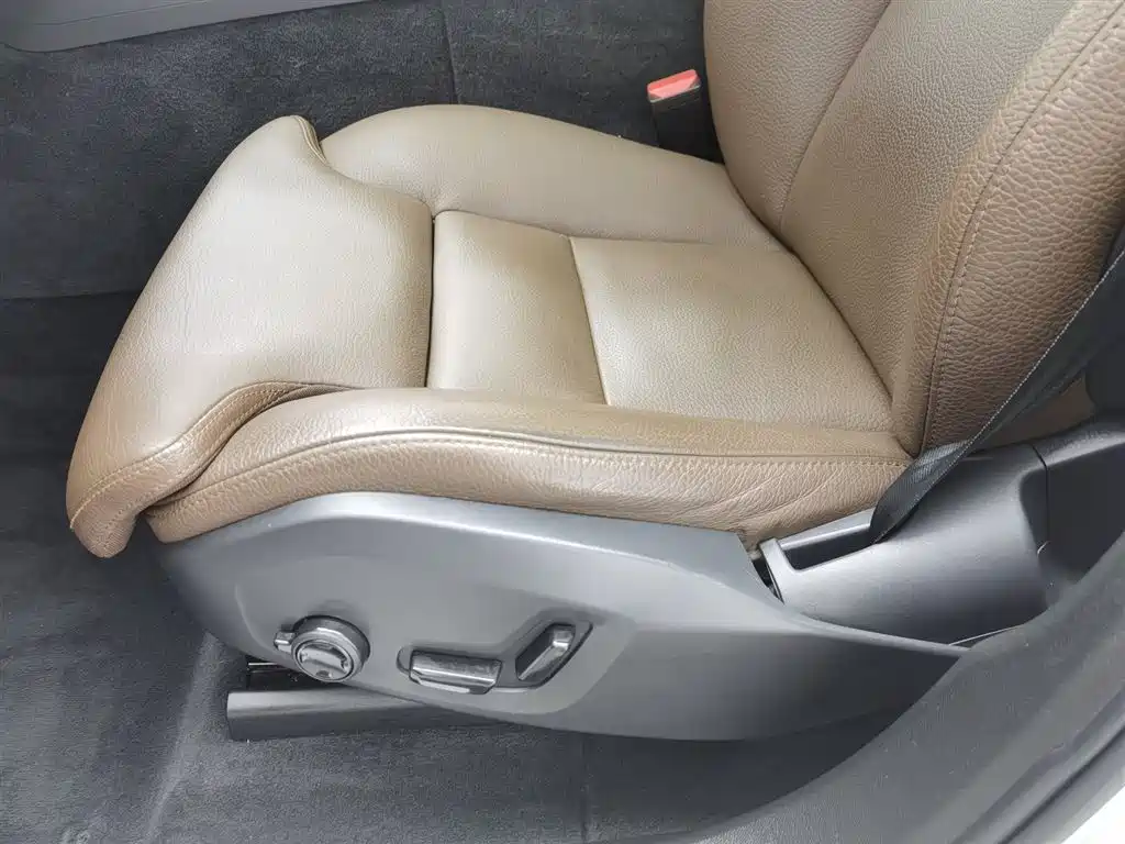 Volvo XC60 2020 — фото 20
