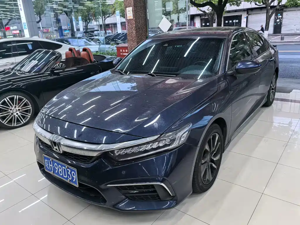 Honda Inspire 2019 — фото 1