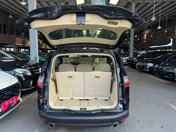 Ford Max 2008