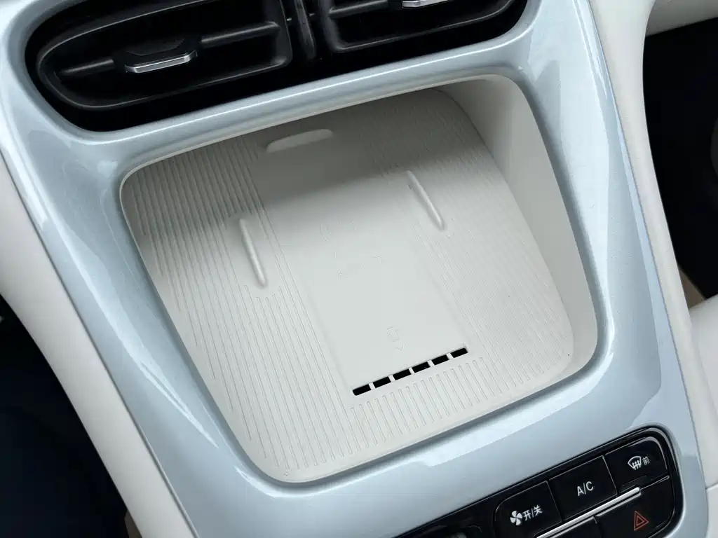 Geely Galaxy Starwish 2025 — фото 14