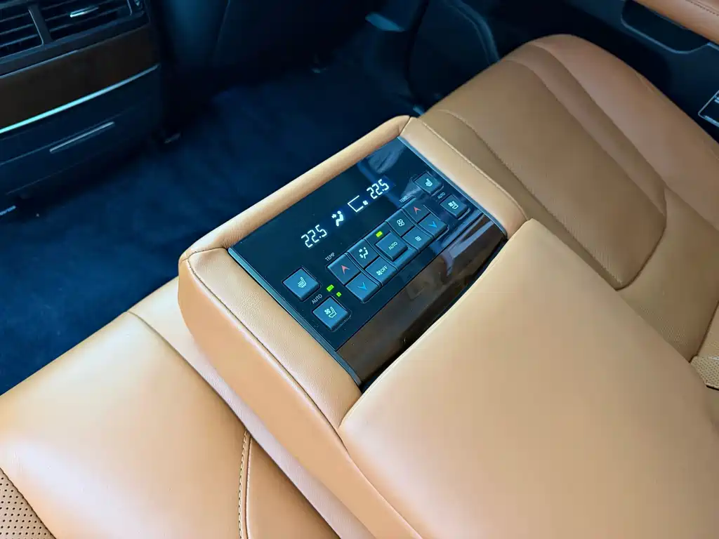 Lexus LX 2019 — фото 15