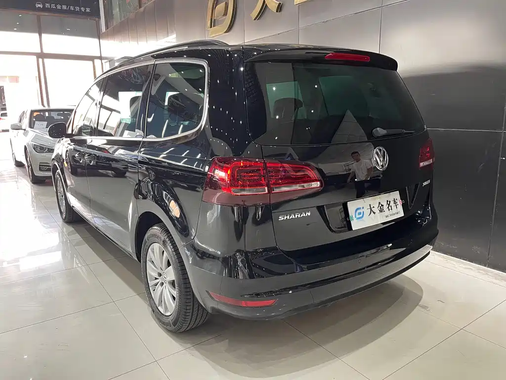 Volkswagen Sharan 2017 — фото 15