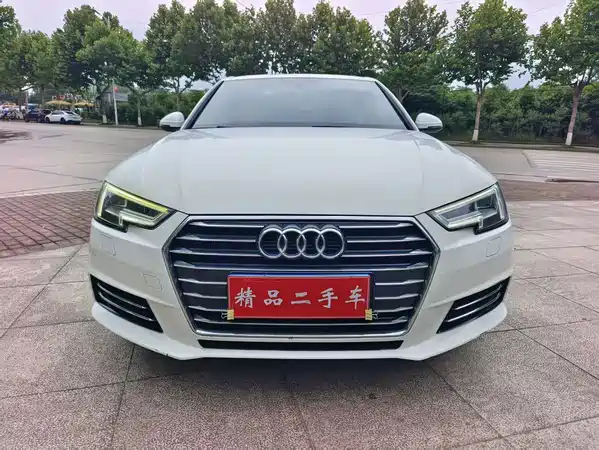 Audi A4L 2015