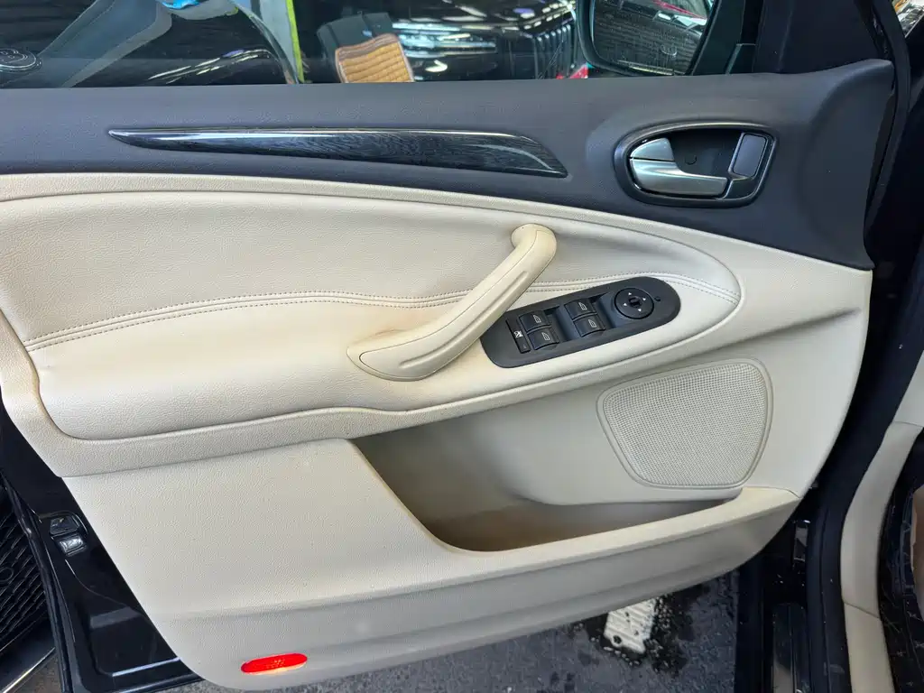 Ford Max 2010 — фото 13