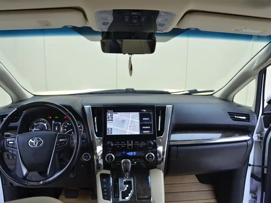 Toyota Alphard 2020 — фото 16