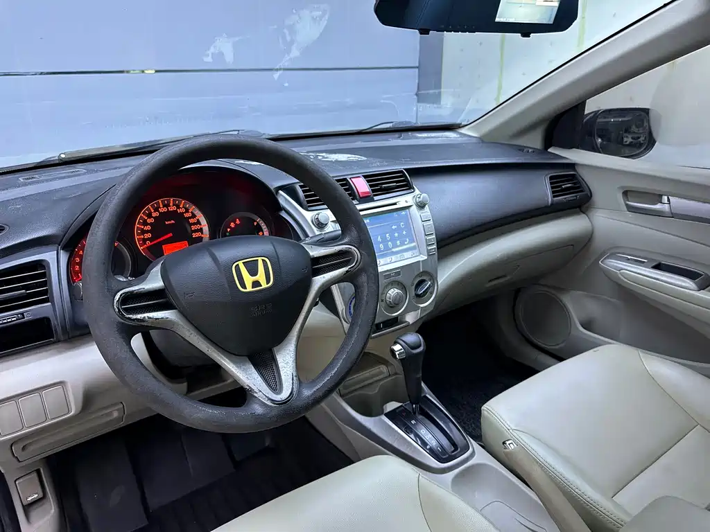 Honda City Classic 2010 — фото 12