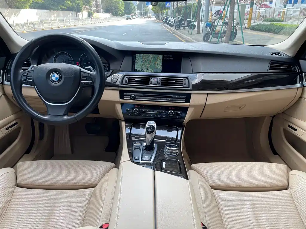 BMW 5 Series 2012 — фото 7