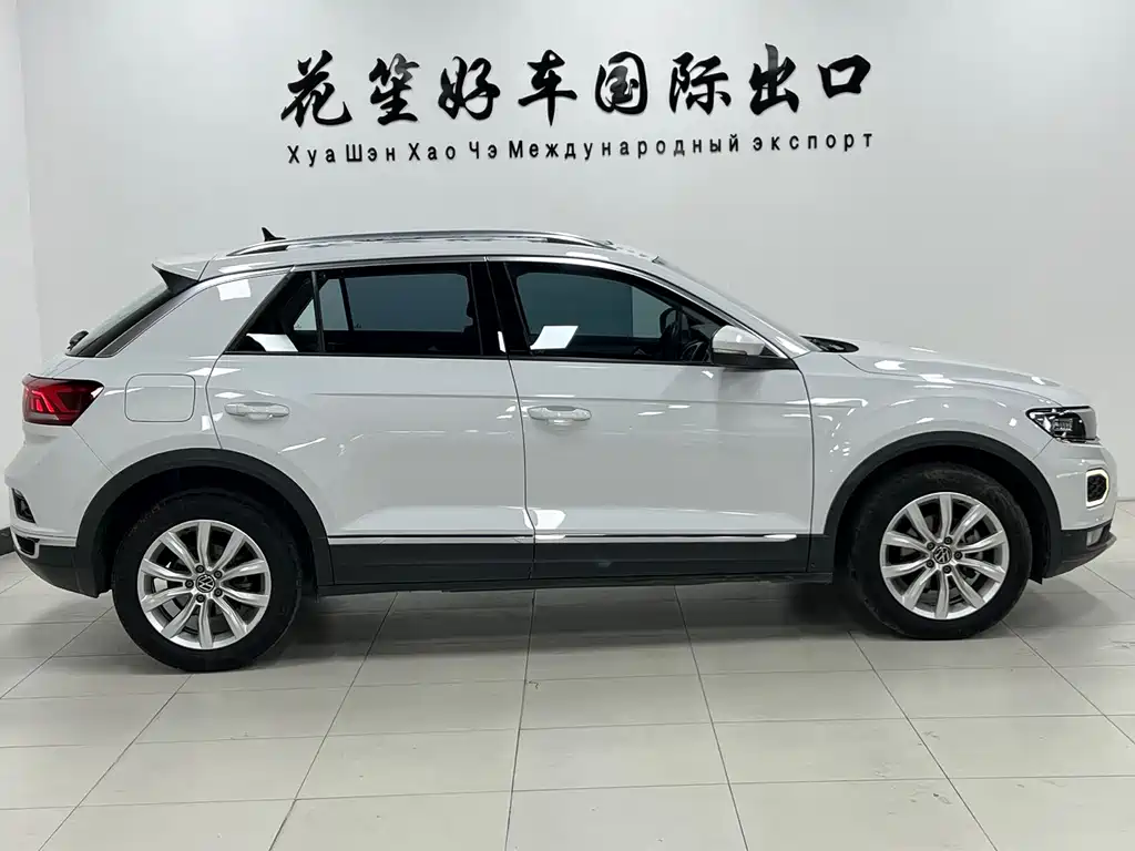 Volkswagen T-Roc 2023 — фото 2