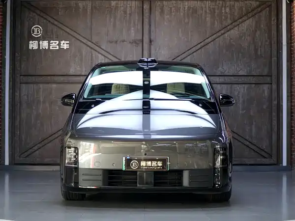 Li Auto MEGA 2025