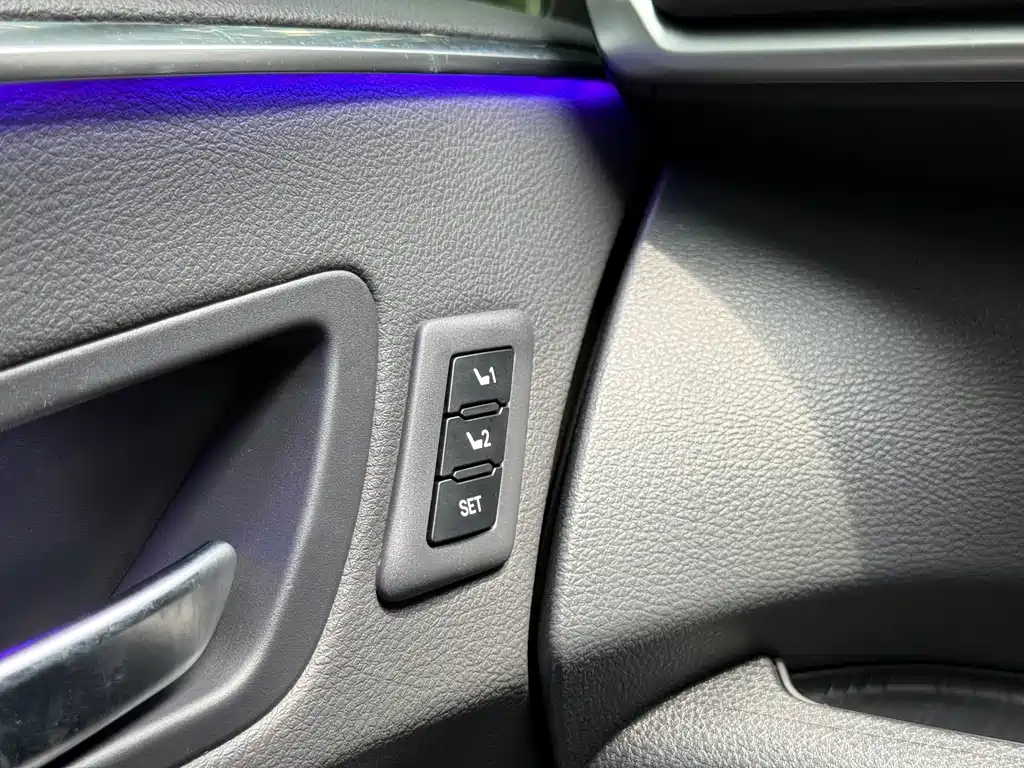 Toyota Sienna 2022 — фото 31