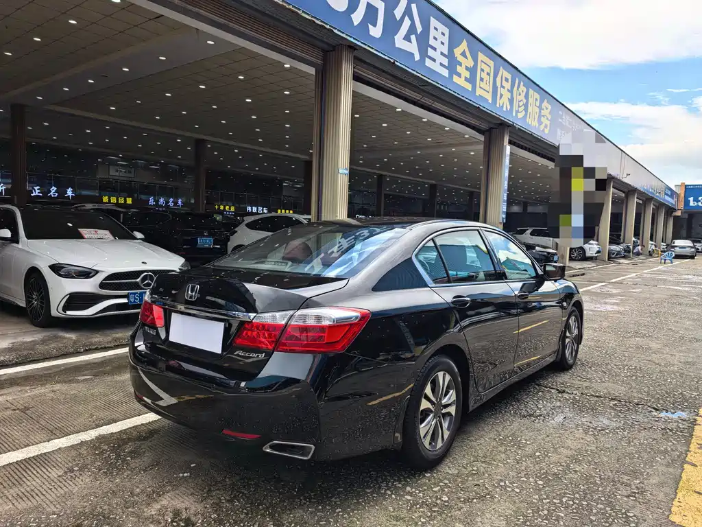 Honda Accord 2016 — фото 11
