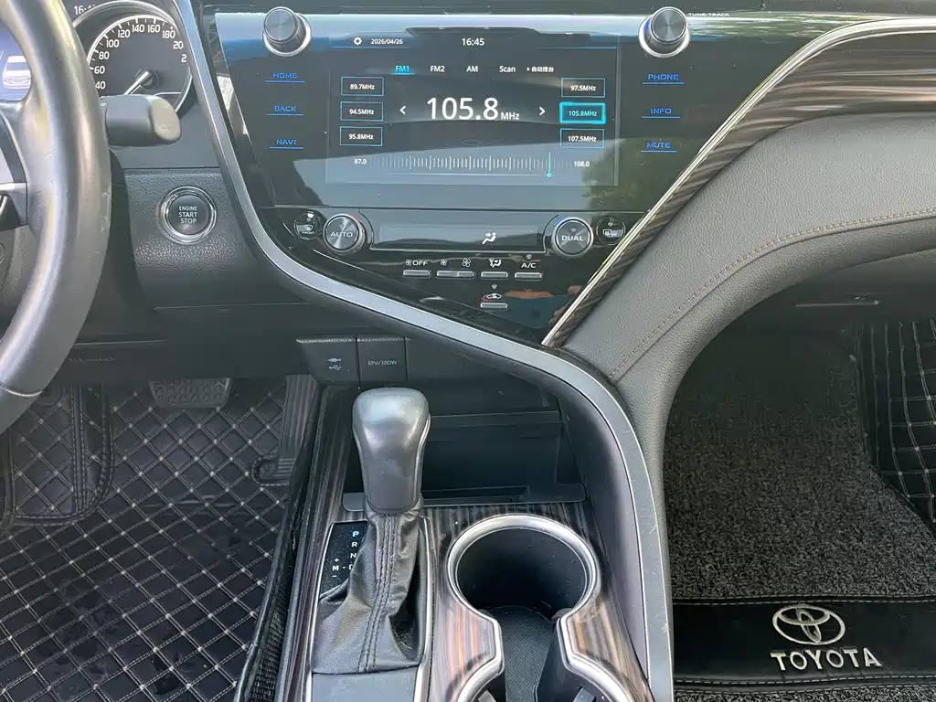 Toyota Camry 2020 — фото 14