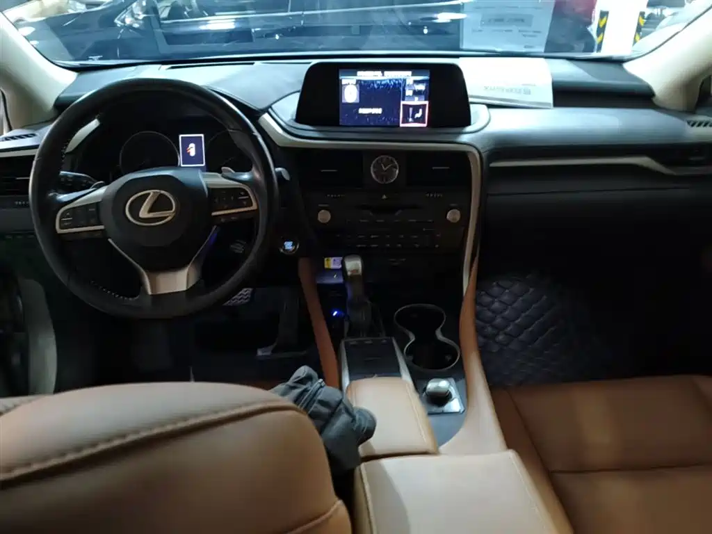 Lexus RX 2020 — фото 10