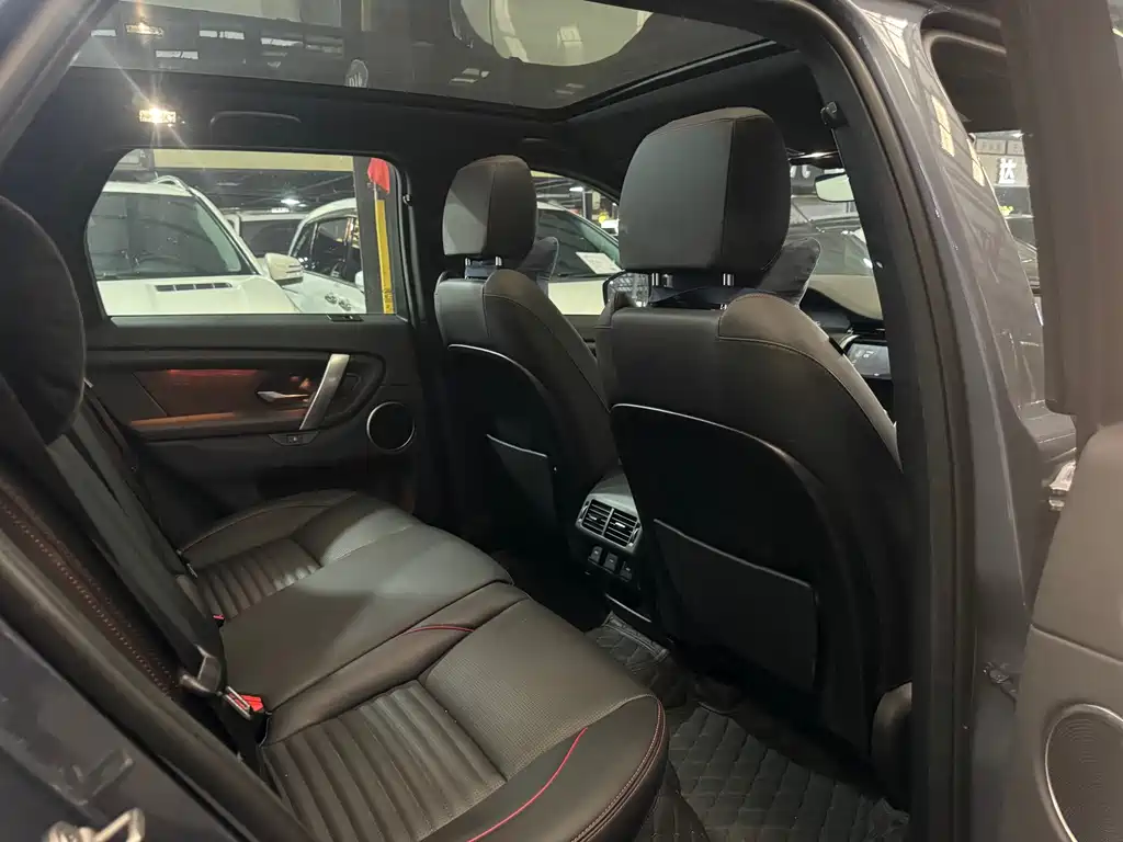 Land Rover Discovery Sport 2023 — фото 10