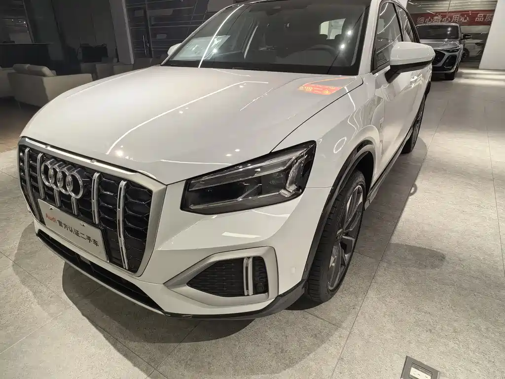 Audi Q2L 2024