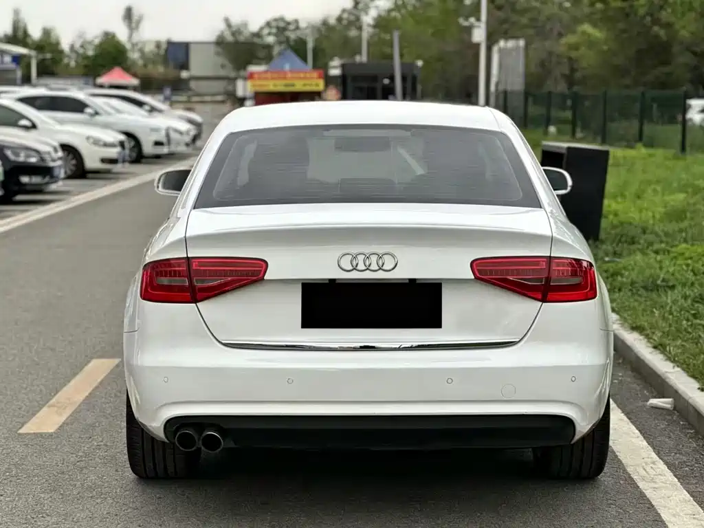 Audi A4L 2015 — фото 16