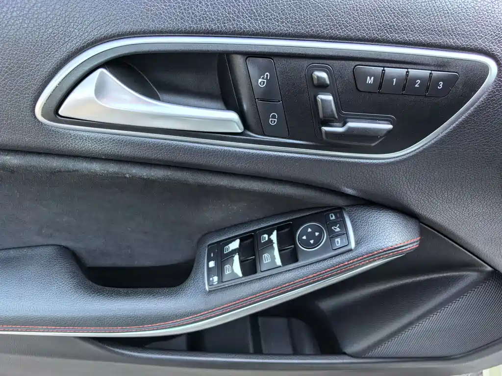 Mercedes-Benz A-Class 2016 — фото 18