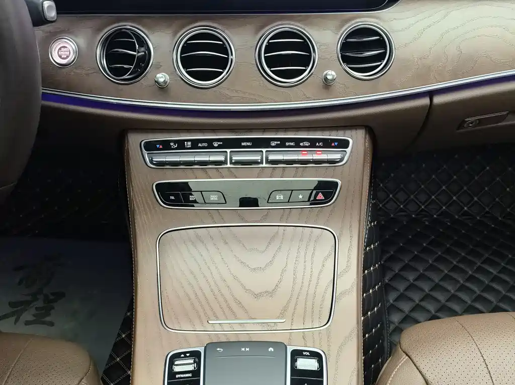 Mercedes-Benz E-Class 2023 — фото 8