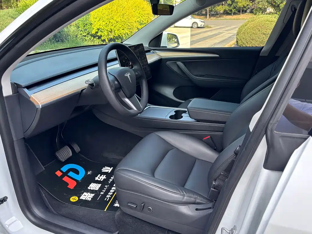 Tesla Model Y 2021 — фото 9