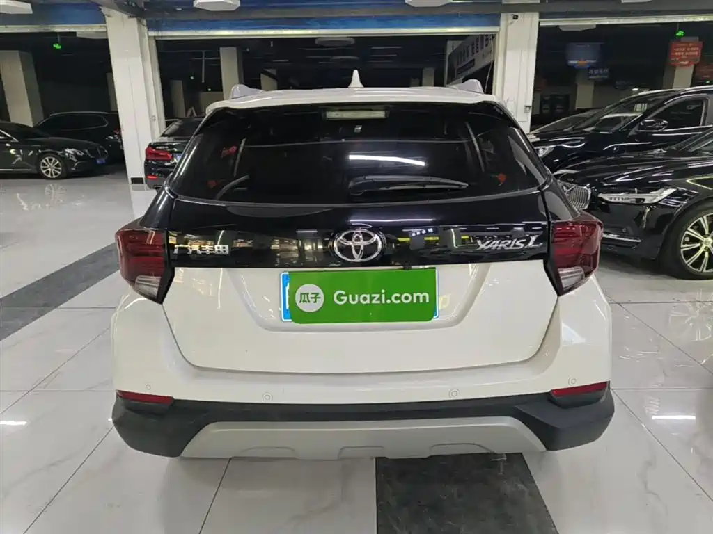 Toyota Yaris L 2021
