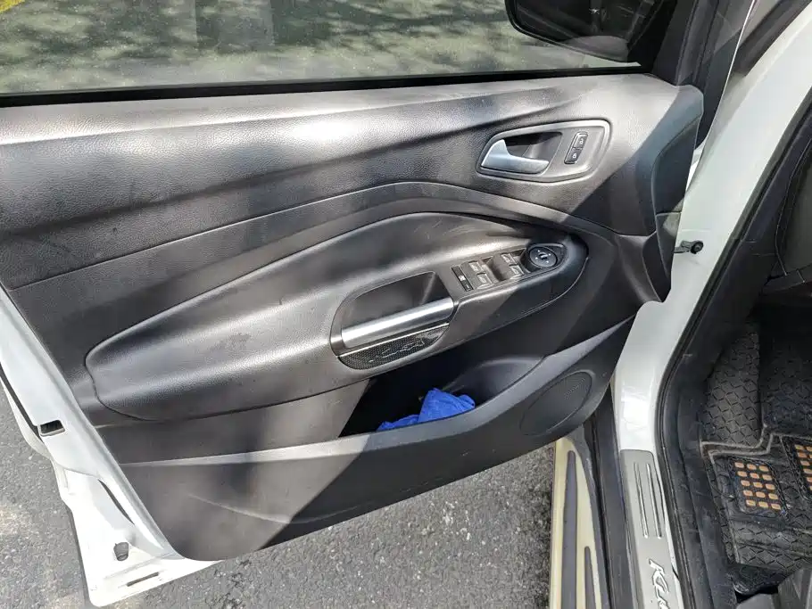Ford Kuga 2015 — фото 7