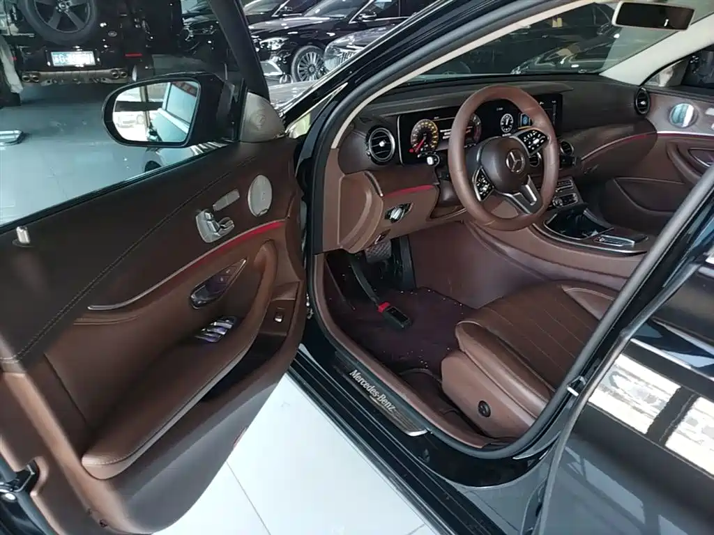 Mercedes-Benz E-Class 2020 — фото 16
